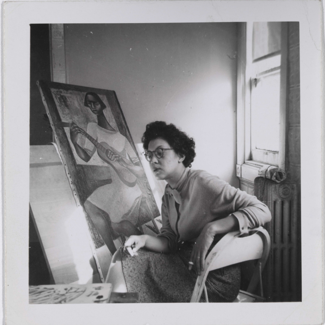 Elizabeth Catlett sitting image